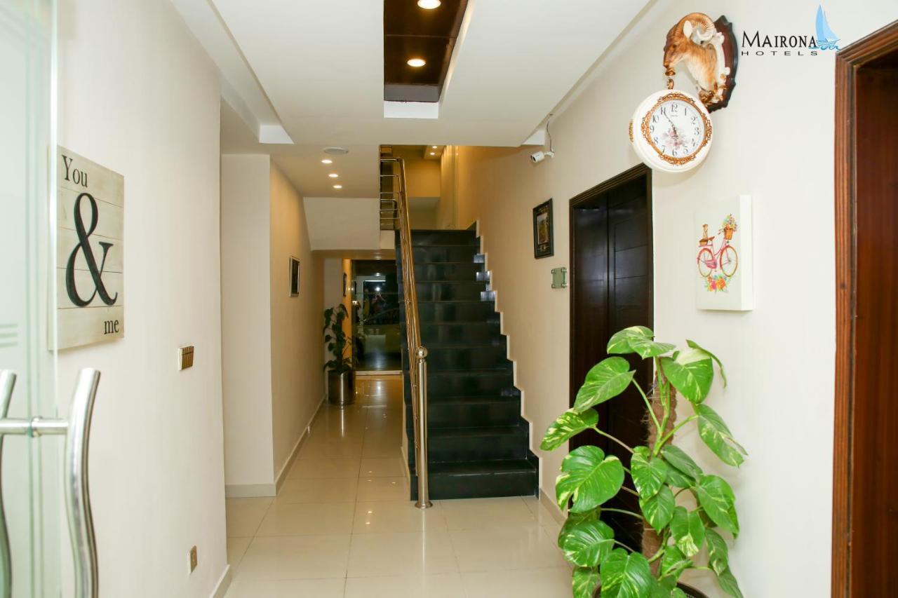 Hotel Mairona Gulberg Лахор Екстер'єр фото