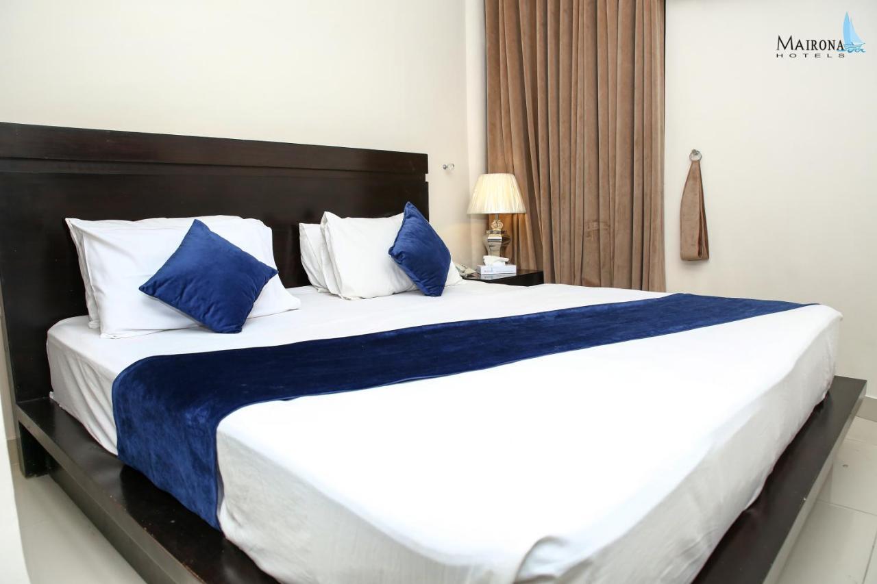 Hotel Mairona Gulberg Лахор Екстер'єр фото