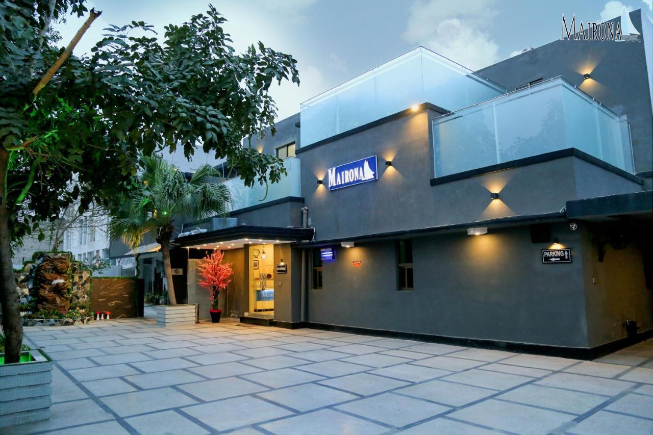 Hotel Mairona Gulberg Лахор Екстер'єр фото